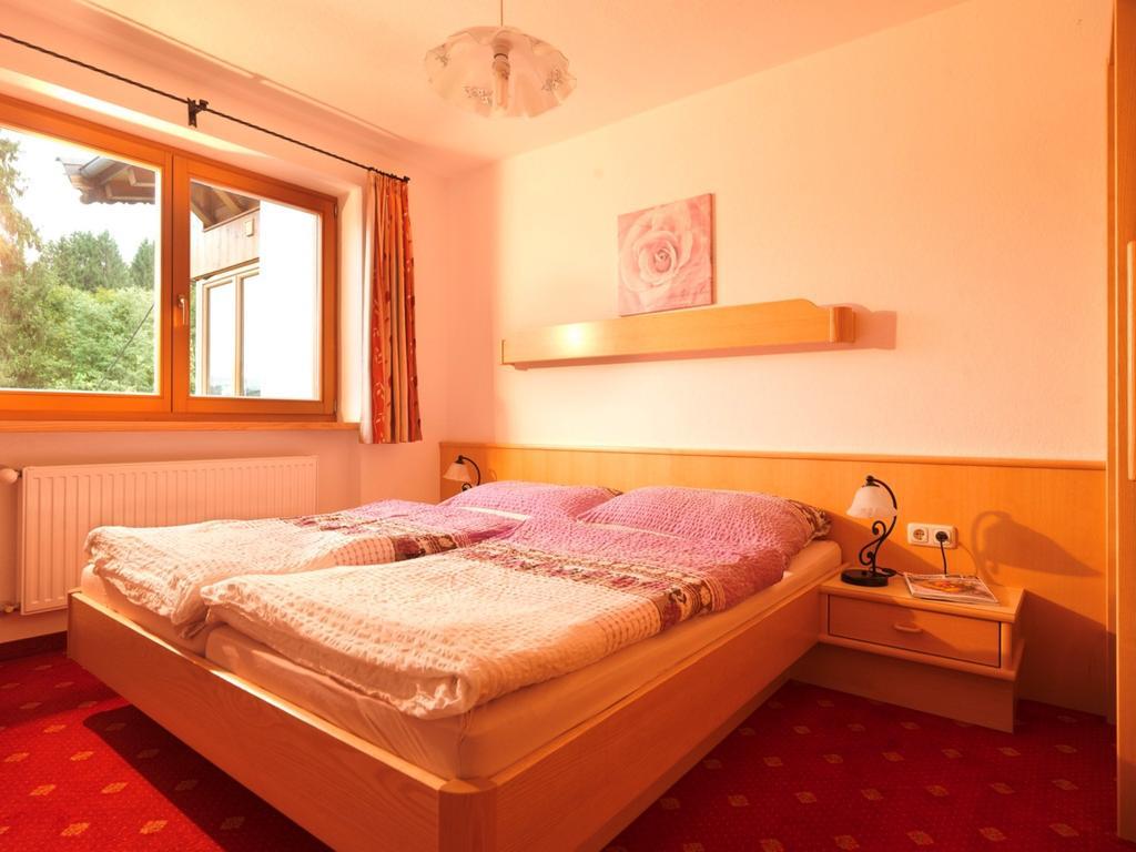 Ferienwohnung Saalbach فيبربرن الغرفة الصورة