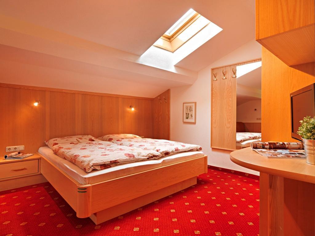 Ferienwohnung Saalbach فيبربرن الغرفة الصورة